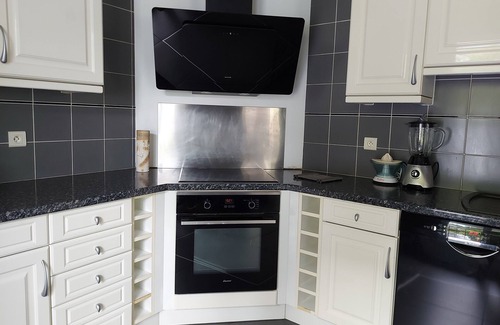 Pontenx-les-Forges Villa | Large villa, swimming pool, wooded garden, close to lakes and ocean. Ideal for families.