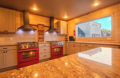 Beach Lake Other | Largest VRBO in the world! 18 bedrooms, 26 bathrooms, 3 pools, sleeps 44+