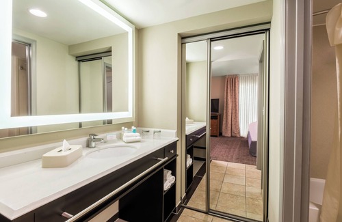 Maryland Heights Hotel | Larkspur Landing Extended Stay Suites St. Louis Riverport - Airport West