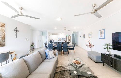 Darwin City Centre Apartment | Larrakeyah Grand - Sea View Balcony Haven with Pool