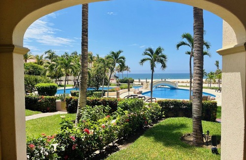 Zona Hotelera Condo | Las Mañanitas ground floor! Unobstructed pool & beach views! 3104 is perfect