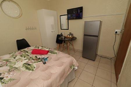 Pretoria West Hotel | Las Palmas Day & Night Guest House