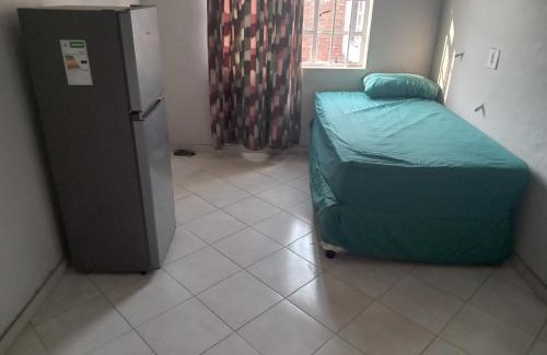 Pretoria West Hotel | Las Palmas Day & Night Guest House