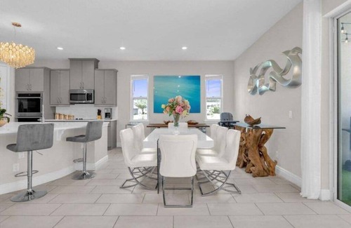 West Kissimmee Villa | Last Minute Disney Getaway! Villa with Private Pool & Hot Tub. Book Now! #120671