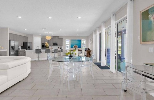 West Kissimmee Villa | Last Minute Disney Getaway! Villa with Private Pool & Hot Tub. Book Now! #120671