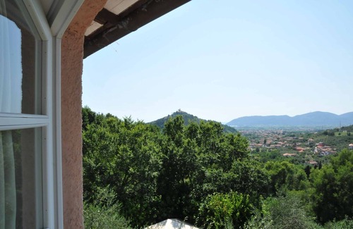 Ortonovo House | LAST MINUTE OFFER! Jacuzzi pool, Sauna, A/C, WiFi, close beaches & 5 Terre