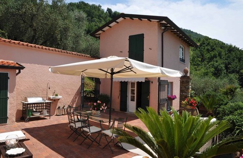 Ortonovo House | LAST MINUTE OFFER! Jacuzzi pool, Sauna, A/C, WiFi, close beaches & 5 Terre