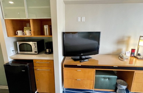 Ala Moana Condo | Last Minute Spacial! Oceanview's on 31st Flr