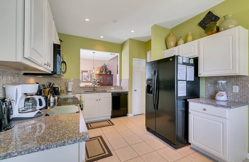 Windsor Hills House | Last-Minute Special! Updated Pool Home w/3 Kings + Princess Suite Near Disney