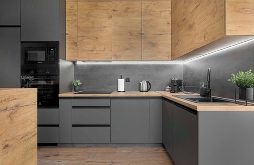 Grzegorzki Apartment | Łaszkiewicza 8B Kraków | Air Conditioned Apartment with Parking and Desk