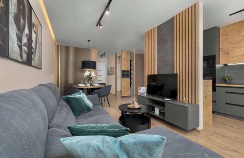 Grzegorzki Apartment | Łaszkiewicza 8B Kraków | Air Conditioned Apartment with Parking and Desk