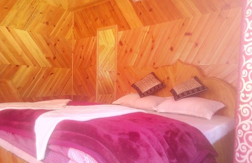 Banjar House | Lato The Huts River Touch Guesthouse
