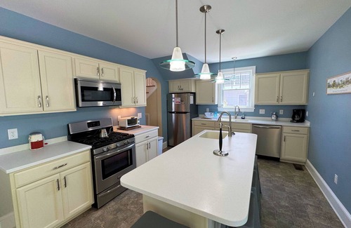 Chincoteague House | Laughing Pony - Renovated, in town, patio! LINENS AND TOWELS PROVIDED
