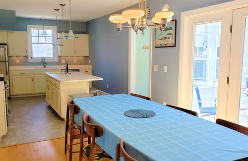 Chincoteague House | Laughing Pony - Renovated, in town, patio! LINENS AND TOWELS PROVIDED