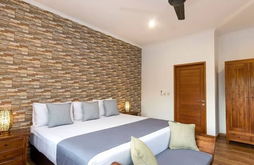 Hauula House | Laule‘a Hale - Beachfront | Pool | AC