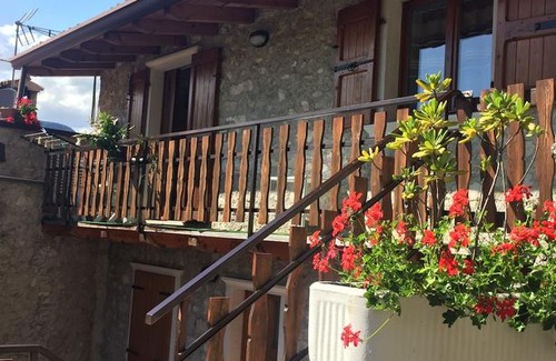 Castelletto Apartment | Laura Apartment With Balcony Garden And Lake View