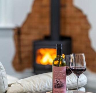 McLaren Vale House | Laurant's Cottage ~ McLaren Vale entertainer