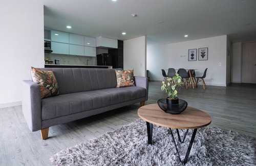 Laureles - Estadio Apartment | Laureles Oasis: Quiet Apt. Close to Parks with AC, WiFi