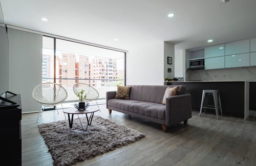 Laureles - Estadio Apartment | Laureles Oasis: Quiet Apt. Close to Parks with AC, WiFi