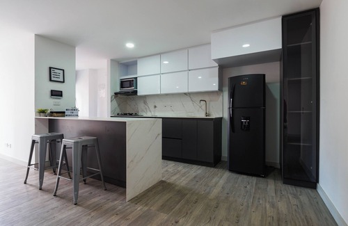 Laureles - Estadio Apartment | Laureles Oasis: Quiet Apt. Close to Parks with AC, WiFi