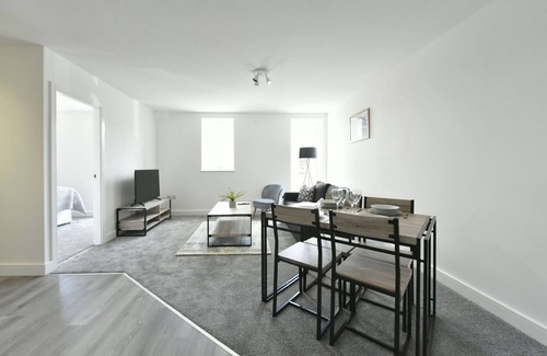 Pontefract Apartment | Lavish 1 Bedroom Apartment