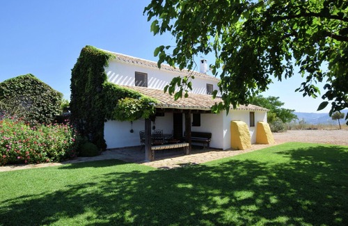Algarinejo Cottage | Lavish Cottage in Fuentes de Cesna with Pool