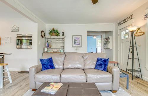 Green Lake House | Lavish House with Patio - 2 Blocks to Green Lake!