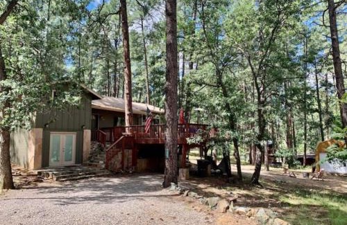 Groom Creek House | Lazy Bear Cabin BBQ FirePit Goldwater Lake