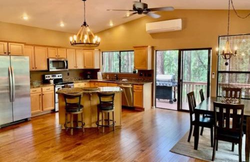 Groom Creek House | Lazy Bear Cabin BBQ FirePit Goldwater Lake