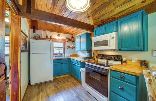 Tuskahoma Cabin | Lazy Bear Cabins 1 at Tuskahoma Near Sardis Lake!