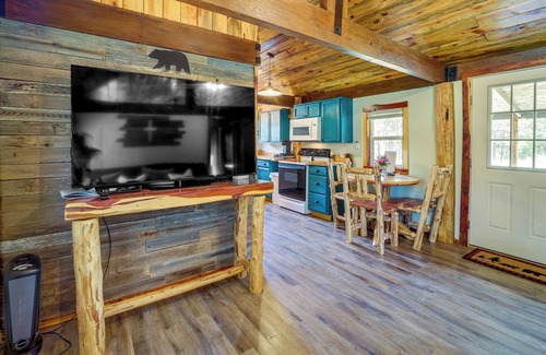 Tuskahoma Cabin | Lazy Bear Cabins 1 at Tuskahoma Near Sardis Lake!