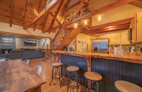 Big Bear Cabin | Lazy Bear Chalet-3 bed 2 bath W/Spa-No Pets!