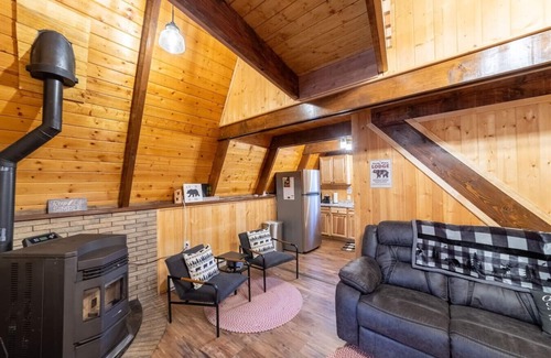 Meadow View Heights Cabin | Lazy Bear Lodge! New Spa Installed!