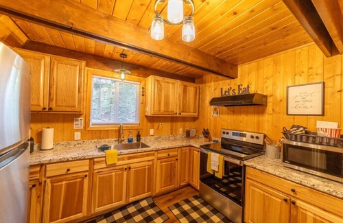 Meadow View Heights Cabin | Lazy Bear Lodge! New Spa Installed!