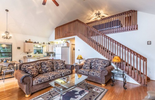 Whittier Cabin | Lazy Bear Retreat - Stunning Mountain Cabin in the Heart of the Smokies with a Hot Tub!