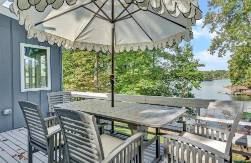 Huddleston House | Lazy Dog Retreat