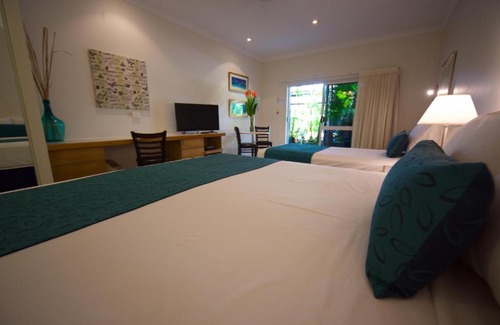 Port Douglas Hotel | Lazy Lizard Motor Inn