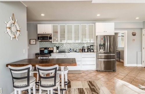 Stratford Apartment | Lazy River Escape