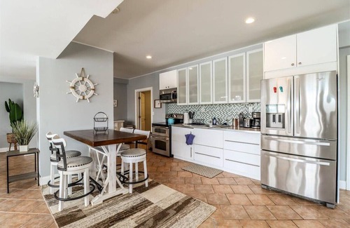 Stratford Apartment | Lazy River Escape