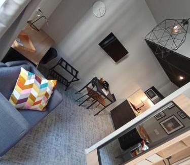 Centre Deux Apartment | Le 12 studio neuf wifi app 009