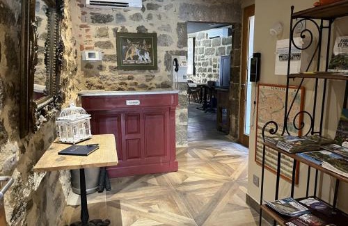 Langeac Hotel | Le 19 Chambre Chapelle 43m2 - Centre Historique - Clim
