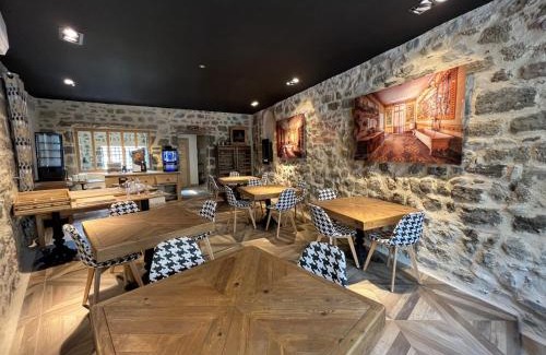 Langeac Hotel | Le 19 Chambre Chapelle 43m2 - Centre Historique - Clim