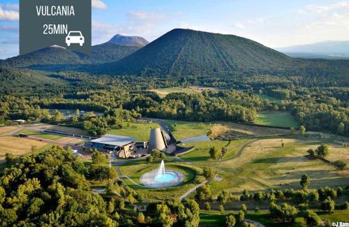 Blatin Apartment | Le 19 - Terrasse - Parking - Wifi