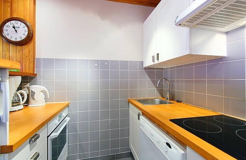 Le Lavachet Apartment | Le 2100 A et B (Lavachet) by Interhome