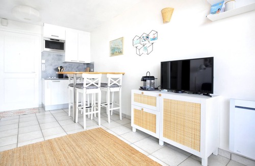 Saint-Jean-de-la-Riviere Apartment | Le balcon de Jersey - face à la mer