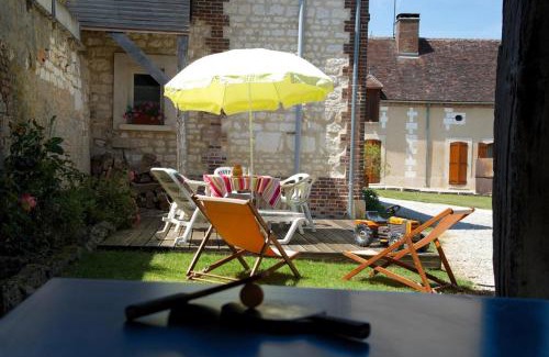 Bucey-en-Othe House | Le bas du buisson ferme