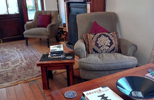 Gordons Bay Central House | Le Bay Lodge