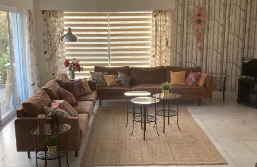 Noiseux Villa | Le Beau Souvenir, Noiseux