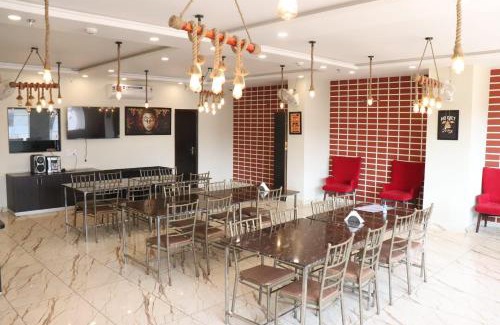 Sanganer Hotel | Le Blue Moon Near Hyatt Regency