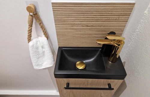 Roanne Apartment | Le Bois d'Ebène